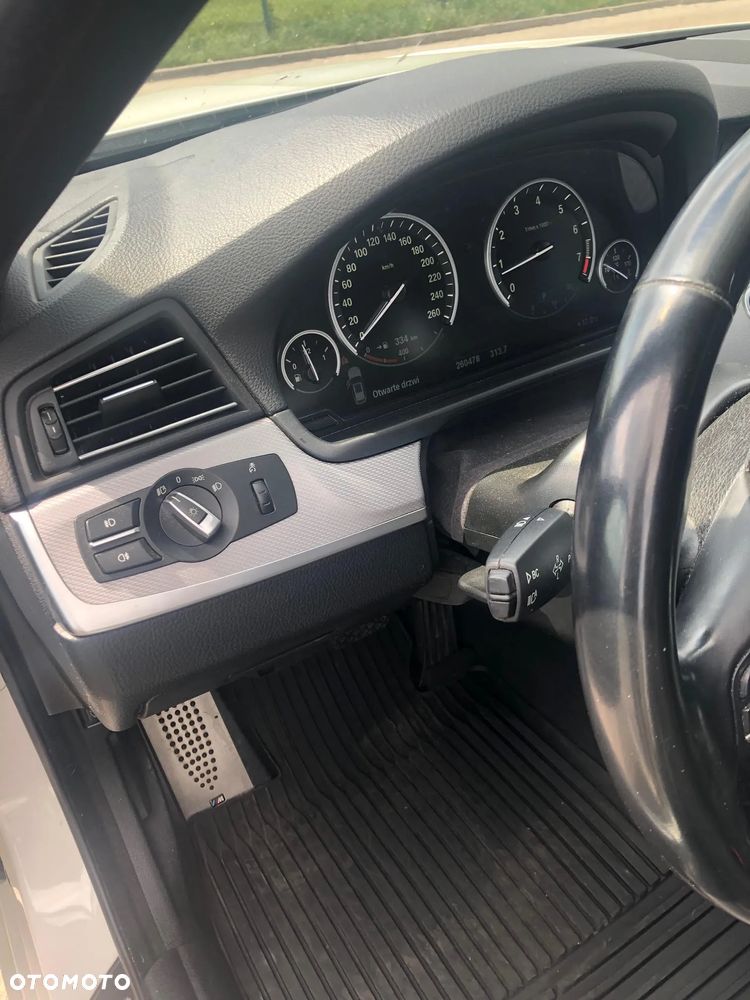 BMW Seria 5 528i xDrive - 8