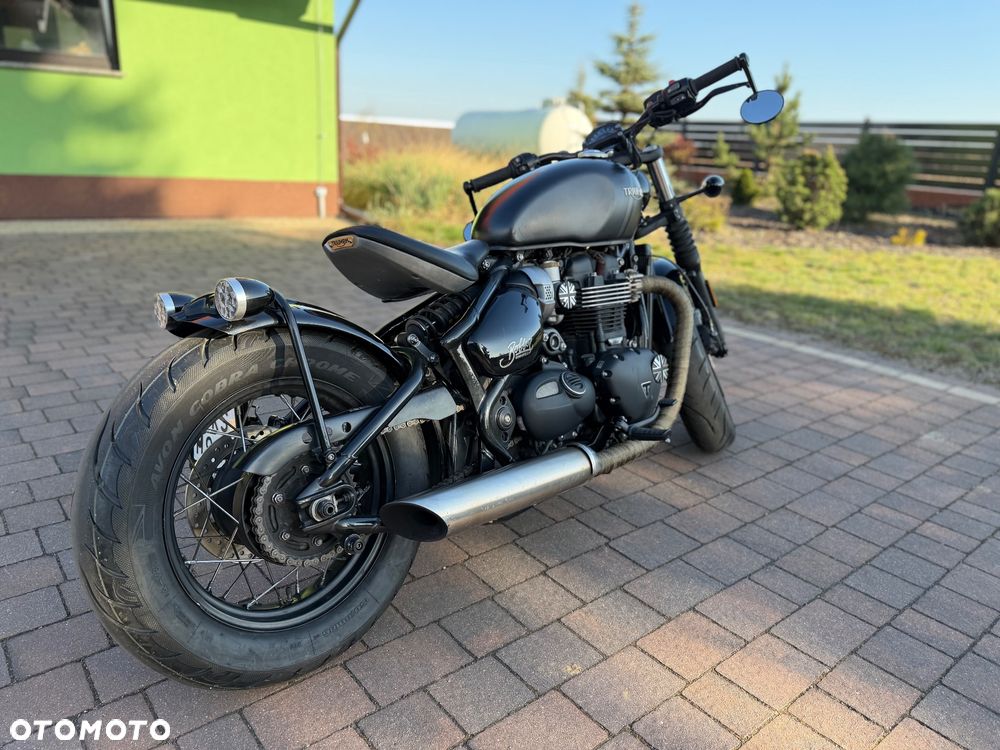 Triumph Bonneville Bobber - 2