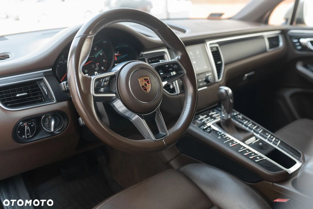 Porsche Macan - 12