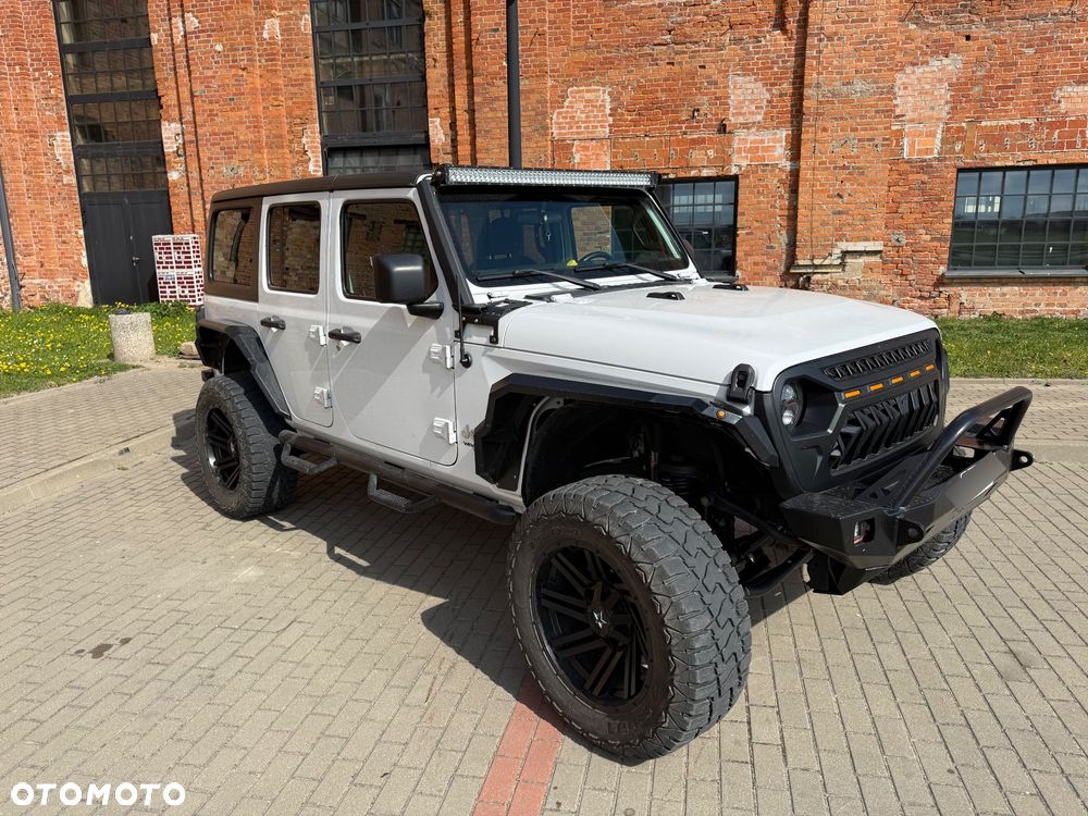 Jeep Wrangler - 10