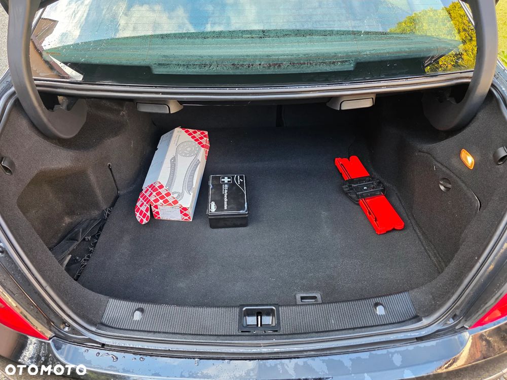 Mercedes-Benz Klasa C 180 BlueEFFICIENCY Avantgarde - 18