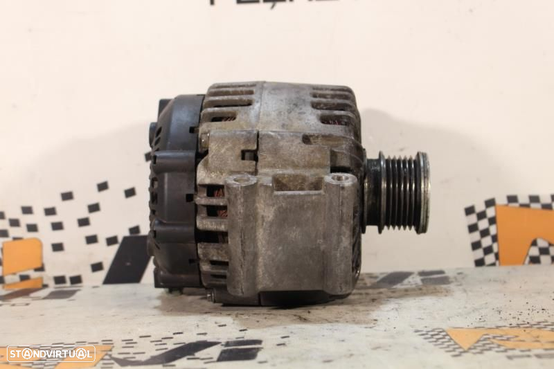 Alternador Mercedes-Benz C-Class (W204)  A0141541102 / Tg15c130 / 2605 - 5