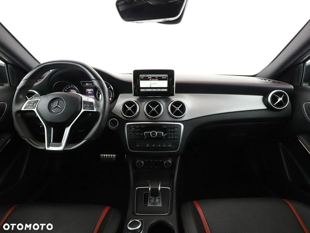 Mercedes-Benz GLA 45 AMG 4-Matic - 16