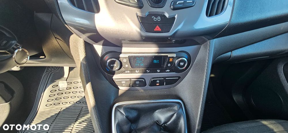 Ford Tourneo Connect Grand - 28