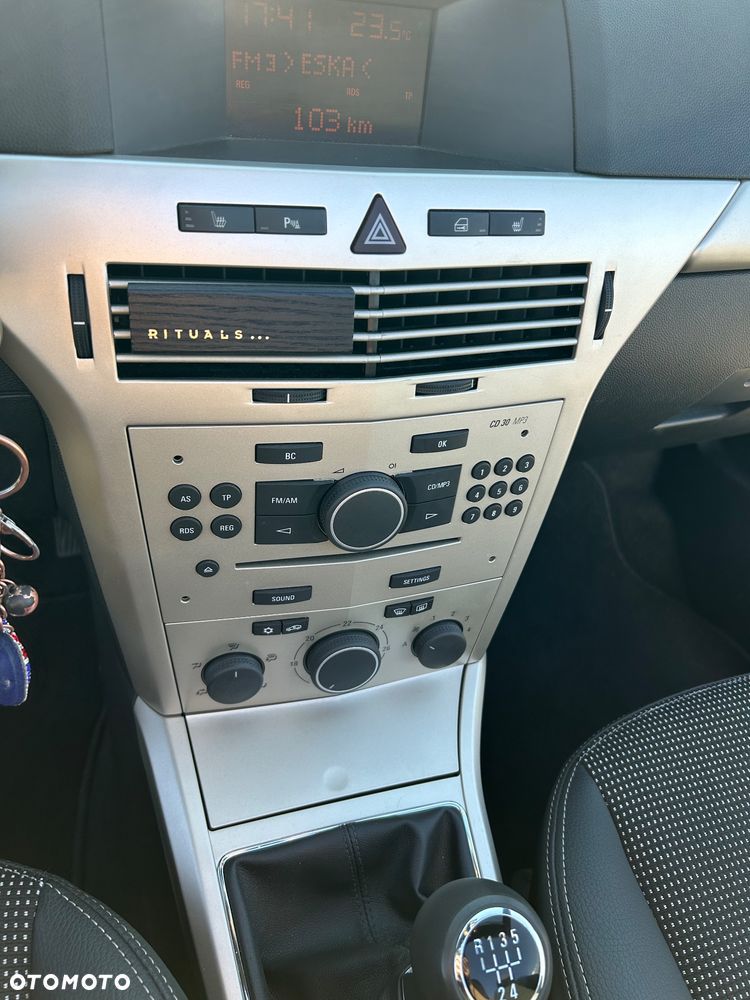 Opel Astra 1.6 Cosmo - 24