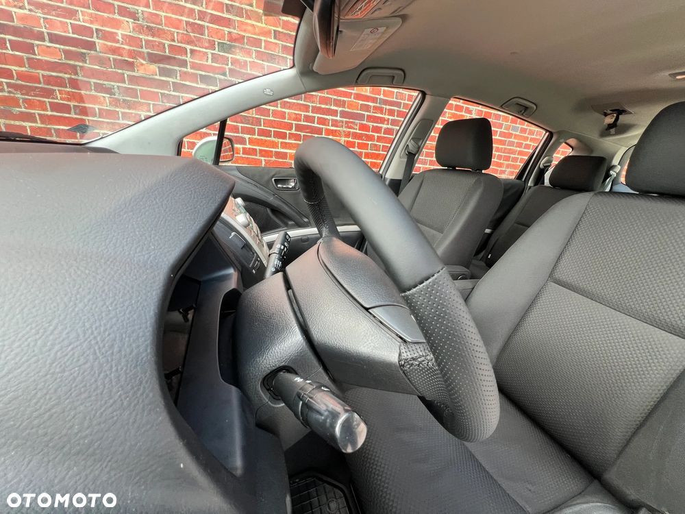 Toyota Corolla Verso - 12