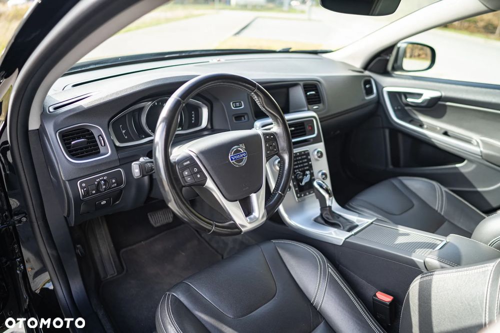 Volvo V60 T5 Drive-E R-Design Momentum - 18
