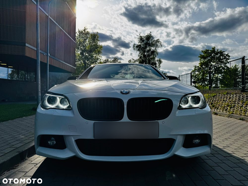 BMW Seria 5 520d xDrive - 9