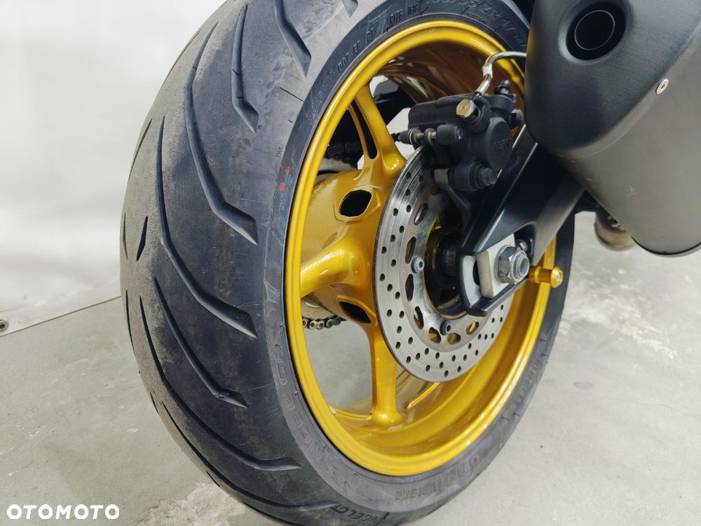 Yamaha FZ8 - 12