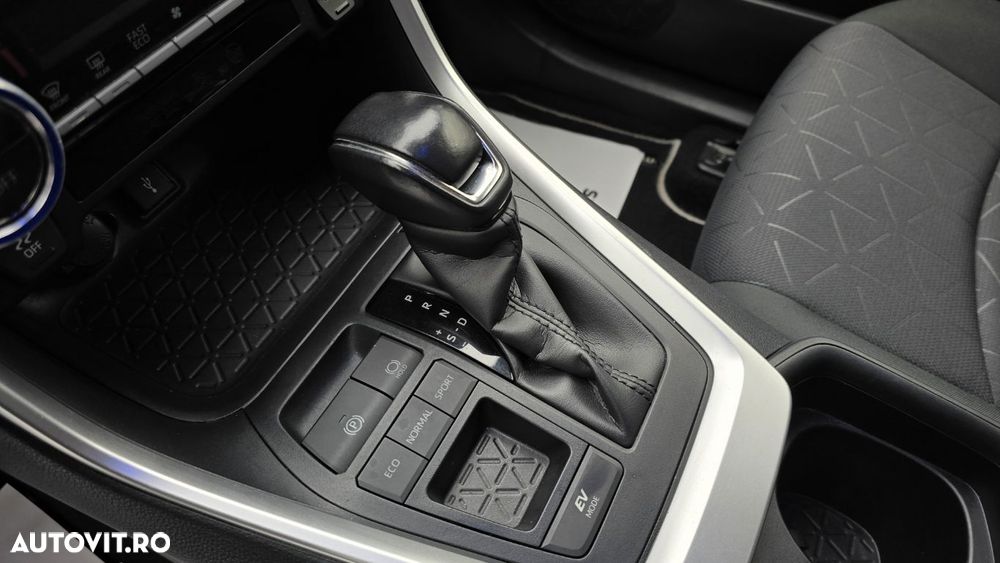 Toyota RAV4 - 16