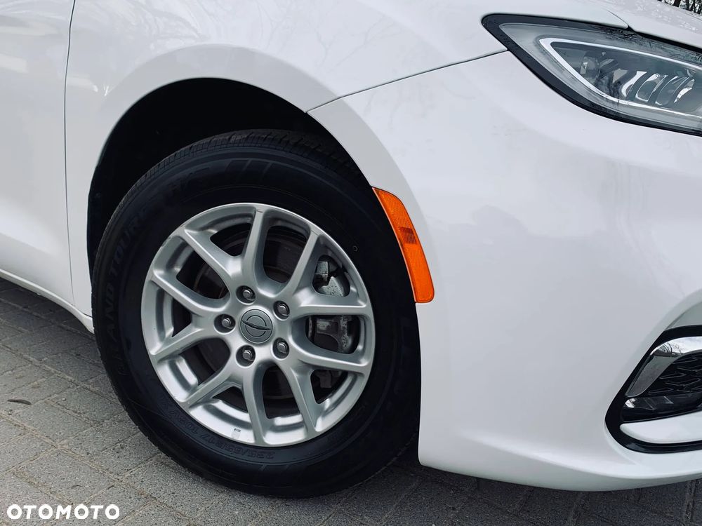Chrysler Pacifica - 15
