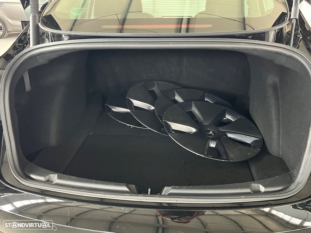 Tesla Model 3 - 8