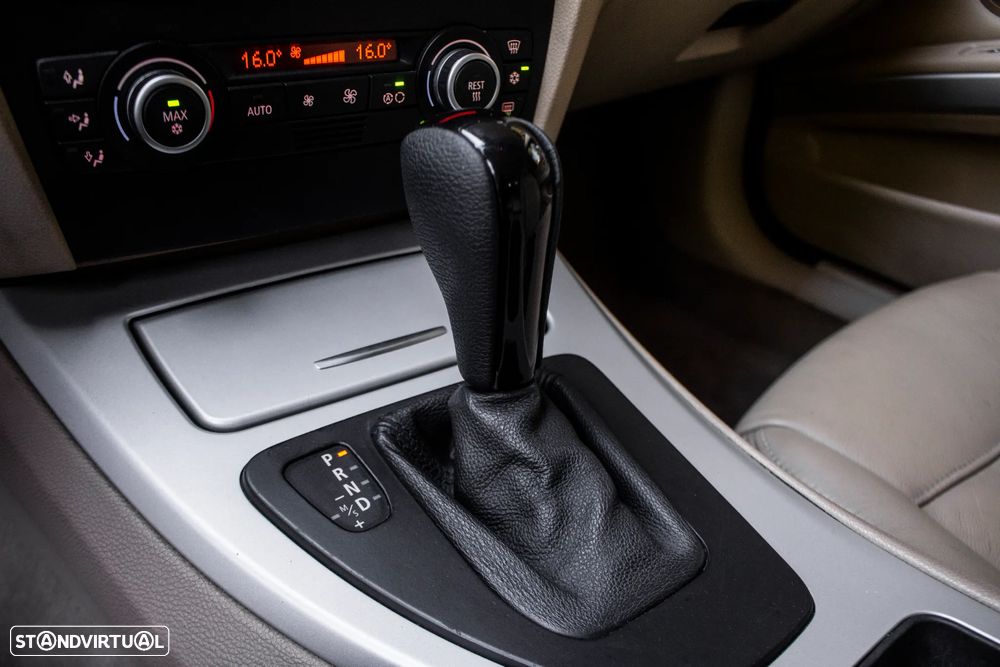 BMW 320 d Auto - 22