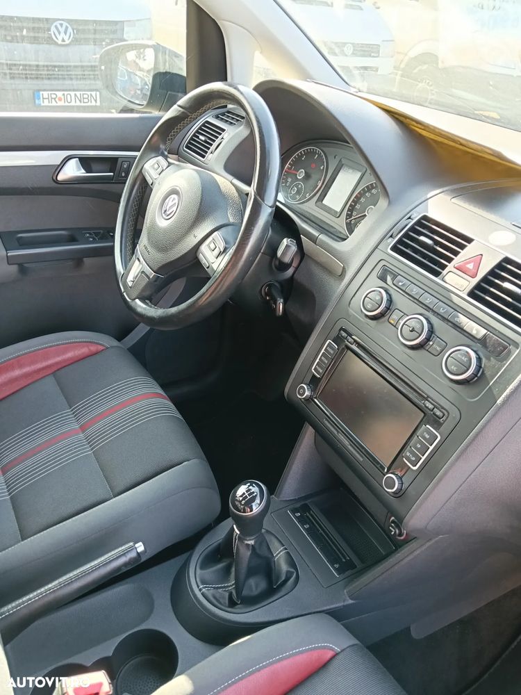 Volkswagen Touran 1.6 TDI DPF MATCH - 9
