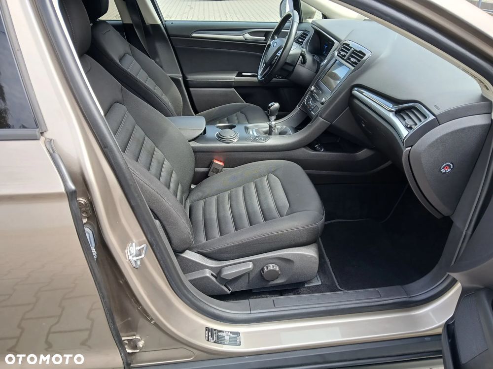 Ford Mondeo 2.0 EcoBlue Titanium - 36