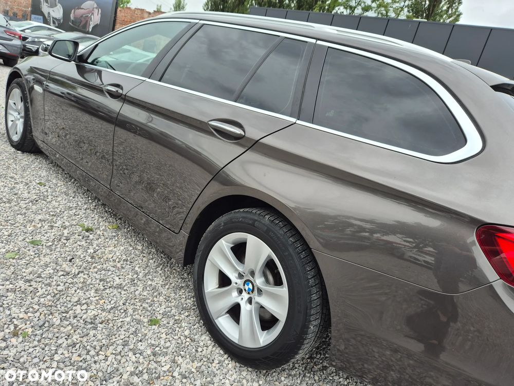 BMW Seria 5 520d - 24