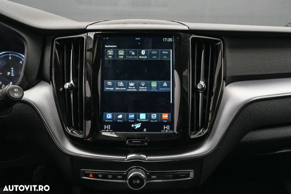Volvo XC 60 B4 MHEV AT8 AWD Momentum Pro - 22