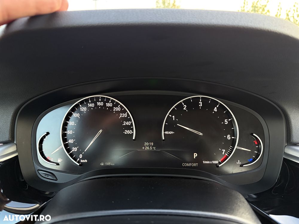 BMW Seria 5 520i Aut. - 38