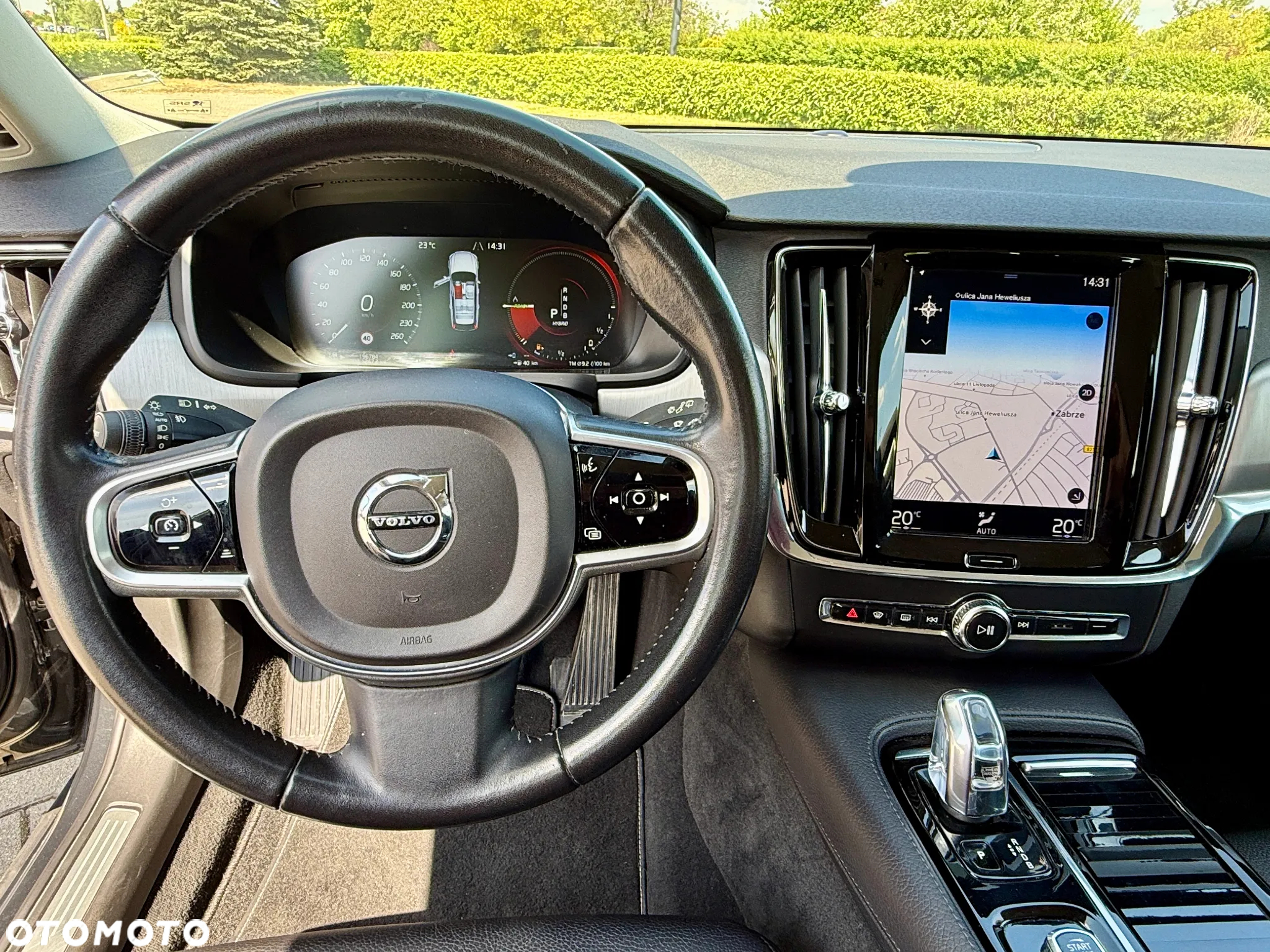 Volvo V90 T8 AWD Plug-In Hybrid Momentum Pro - 25