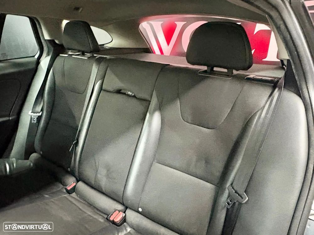 Volvo V60 2.0 D2 Summum Geartronic - 12