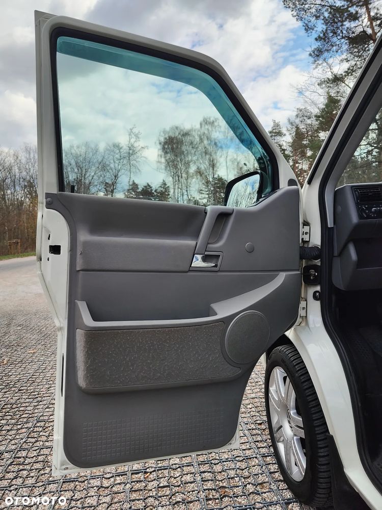 Volkswagen Transporter - 22