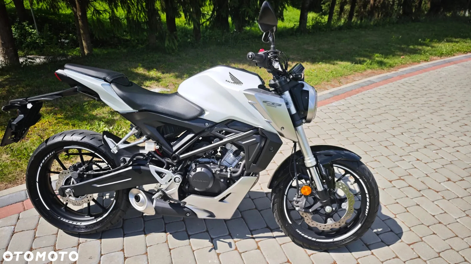 Honda CB - 12