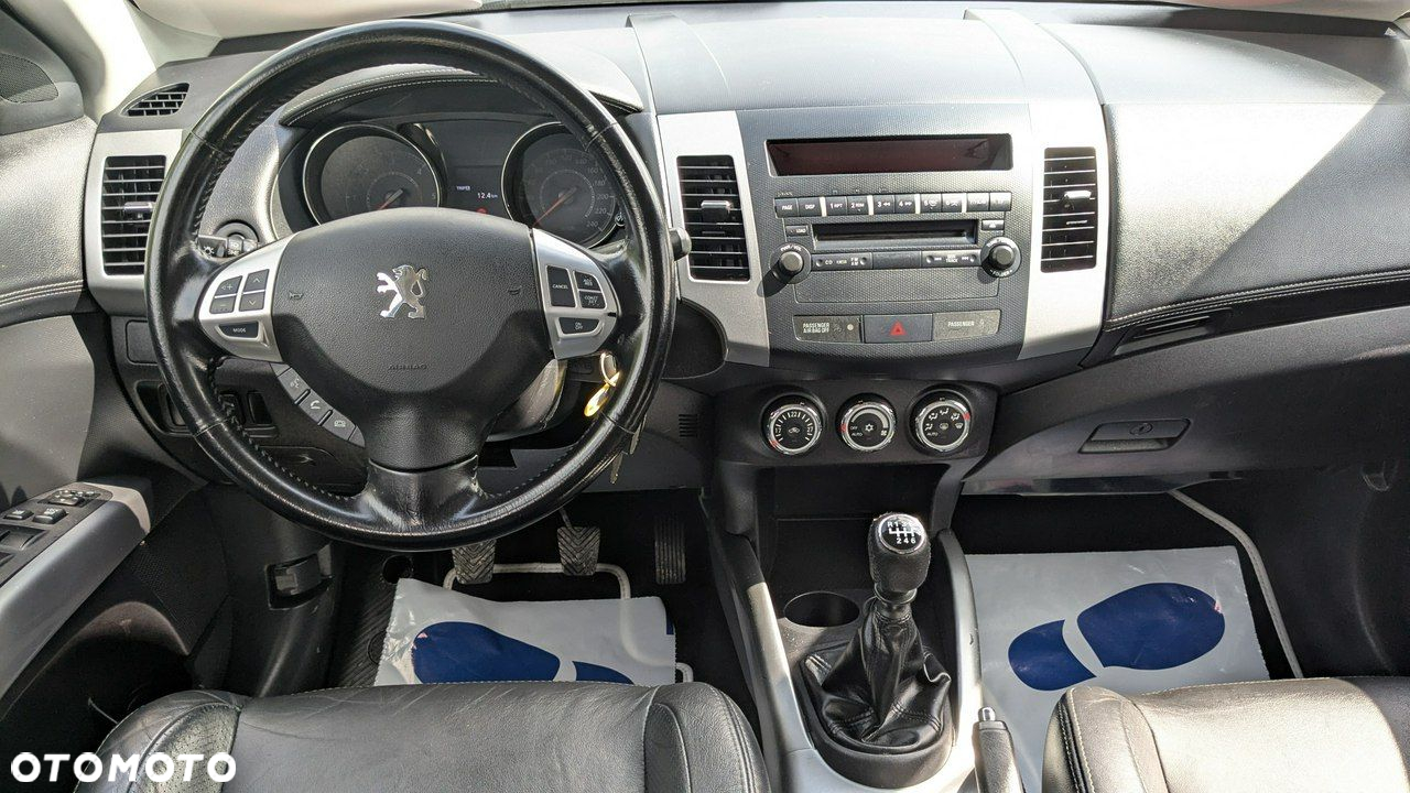 Peugeot 4007 - 23