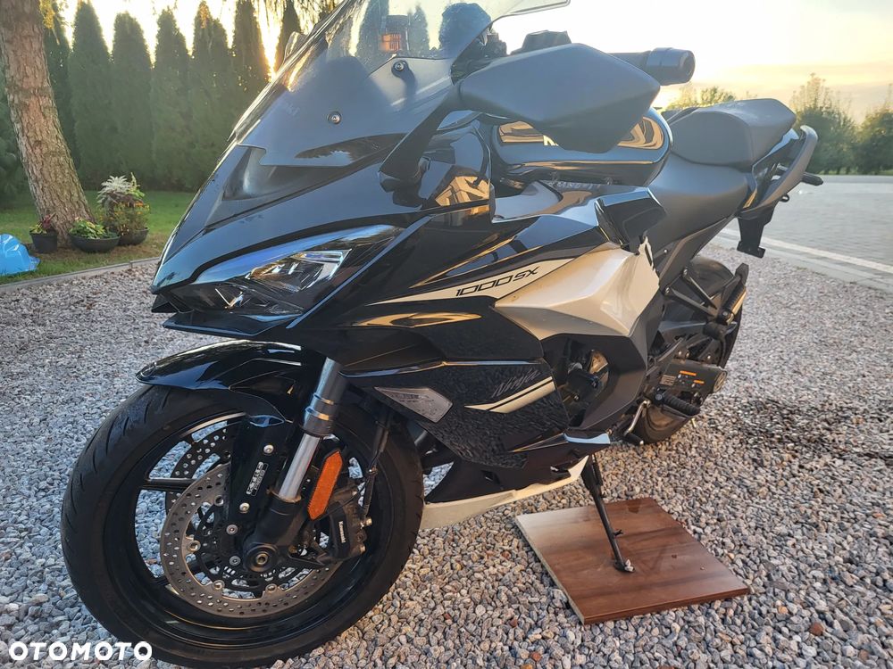 Kawasaki Ninja 1000 SX - 12