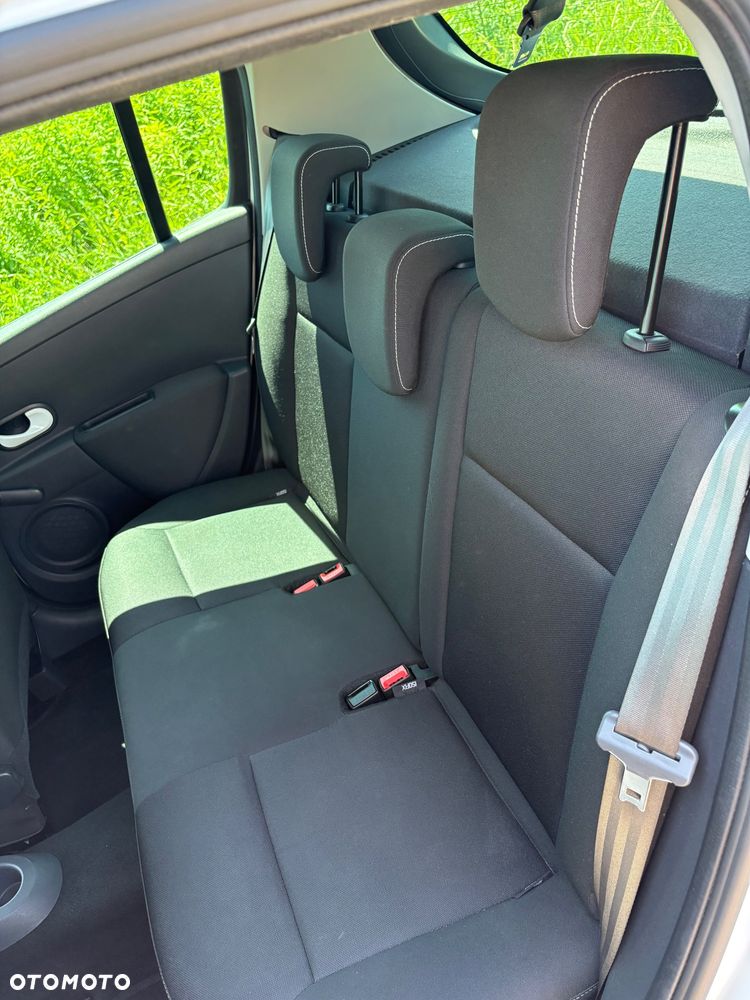 Renault Clio 1.2 16V Campus Authentique - 20