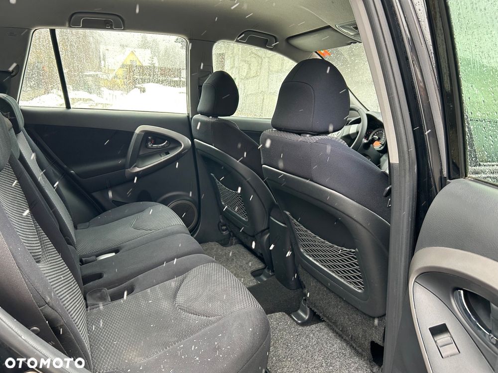 Toyota RAV4 2.2 D-4D 4x4 - 12