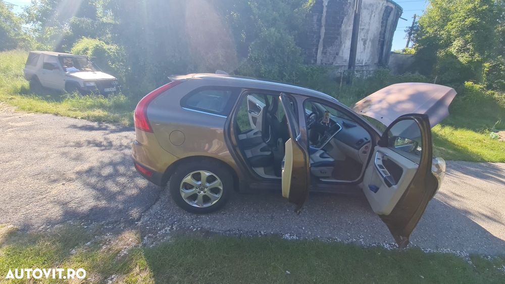 Volvo XC 60 D5 AWD A6 Basic - 20