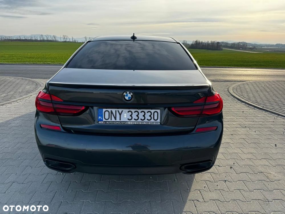 BMW Seria 7 750d xDrive - 15