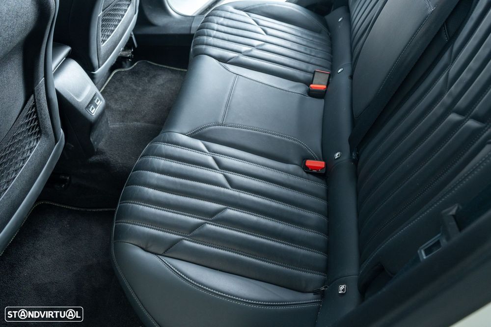 Peugeot e-2008 50 kWh GT Pack - 11