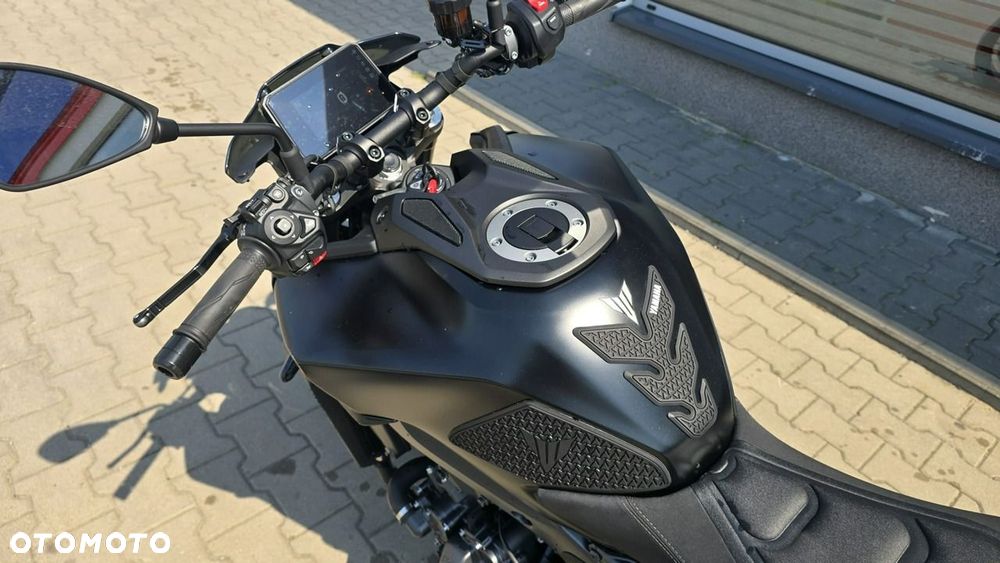 Yamaha MT - 12