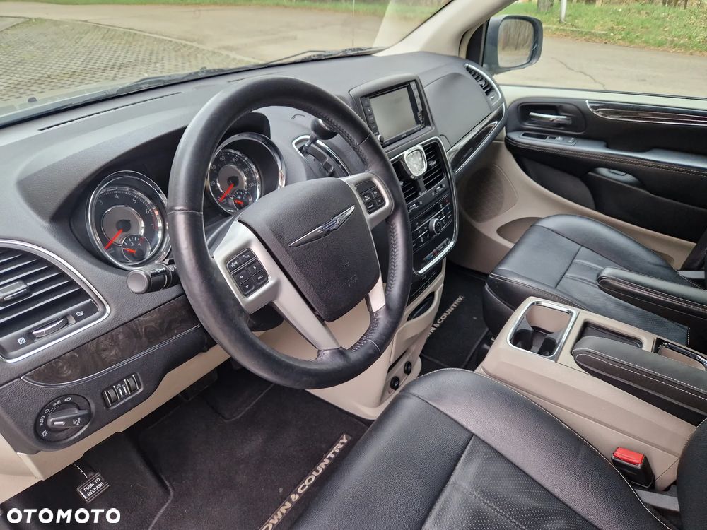 Chrysler Town & Country 3.6 Touring - 7
