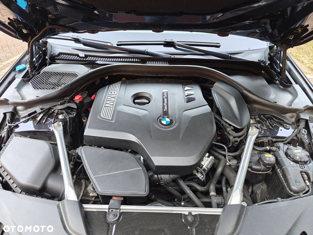 BMW Seria 5 530i xDrive Sport Line - 17