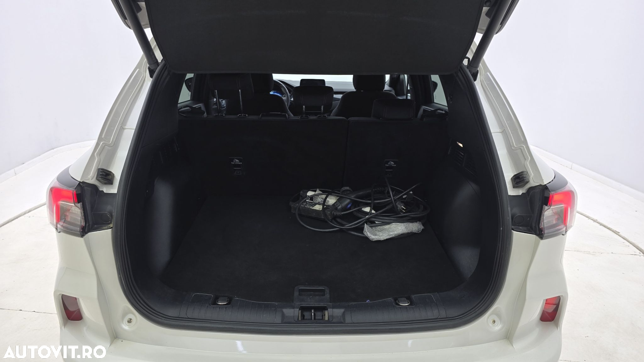 Ford Kuga - 25