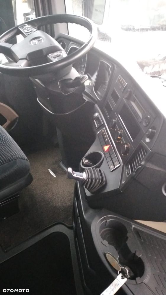 Mercedes-Benz Actros - 4