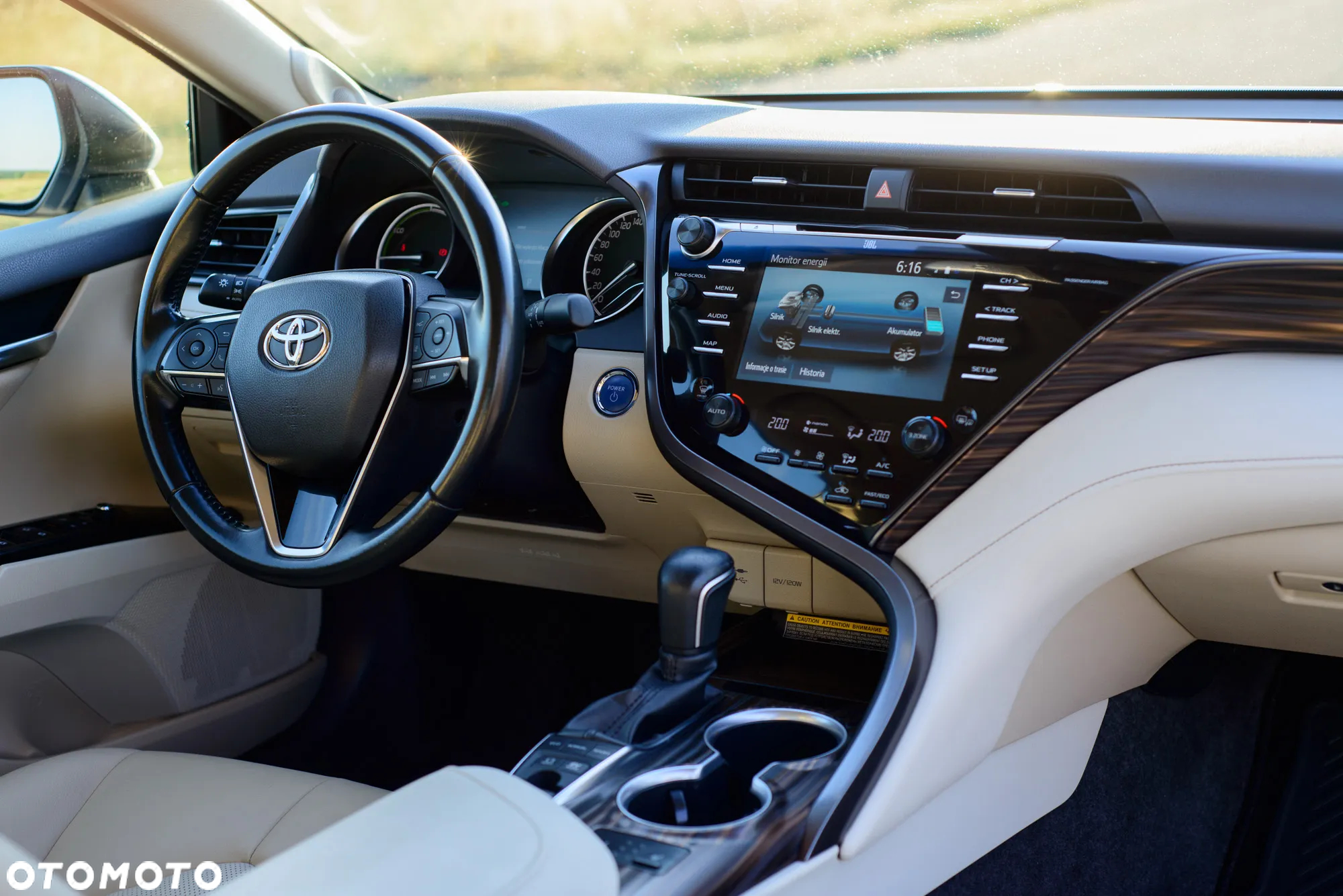 Toyota Camry 2.5 Hybrid Executive CVT - 18