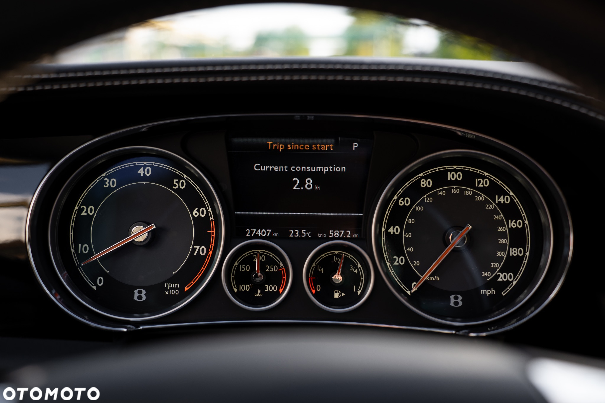 Bentley Flying Spur Mulliner - 29
