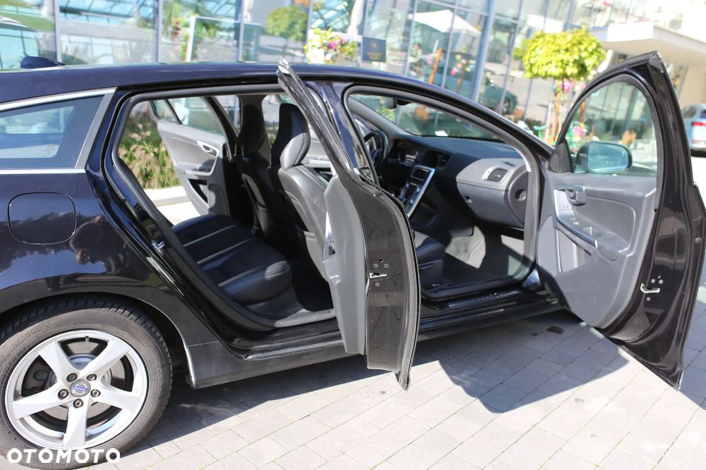 Volvo V60 D3 Drive-E Dynamic Edition (Momentum) - 12