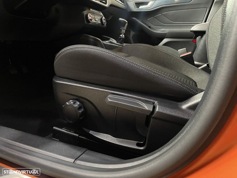 Ford Focus 1.0 EcoBoost Active - 29