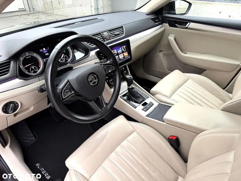 Skoda Superb 2.0 TDI 4x4 L&K DSG - 8