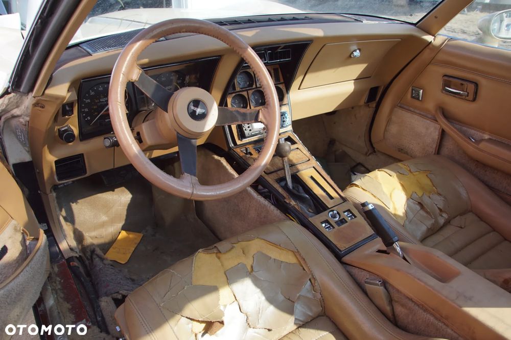 Chevrolet Corvette - 9