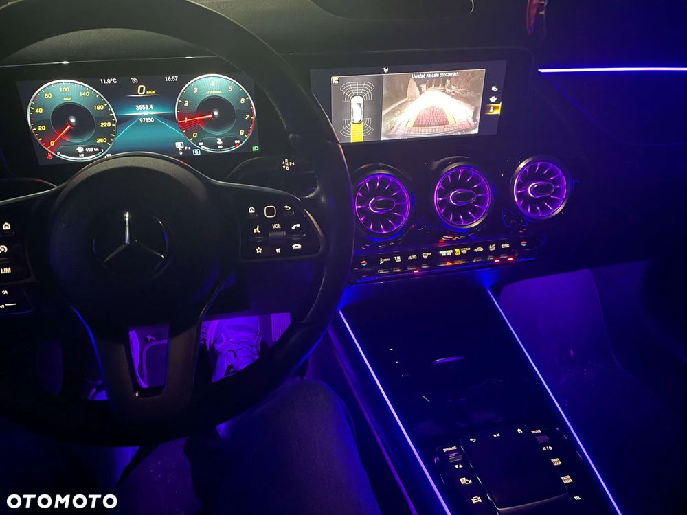 Mercedes-Benz GLA 200 Business Edition - 9