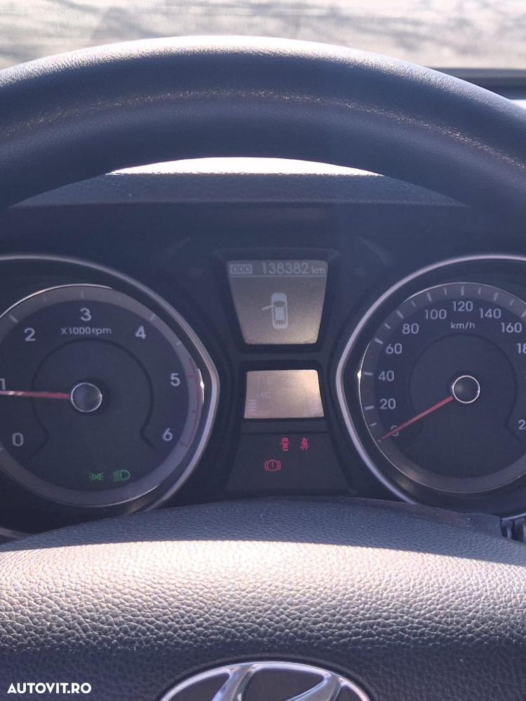 Hyundai i30 1.4 CRDi DPF 5DR Comfort - 8