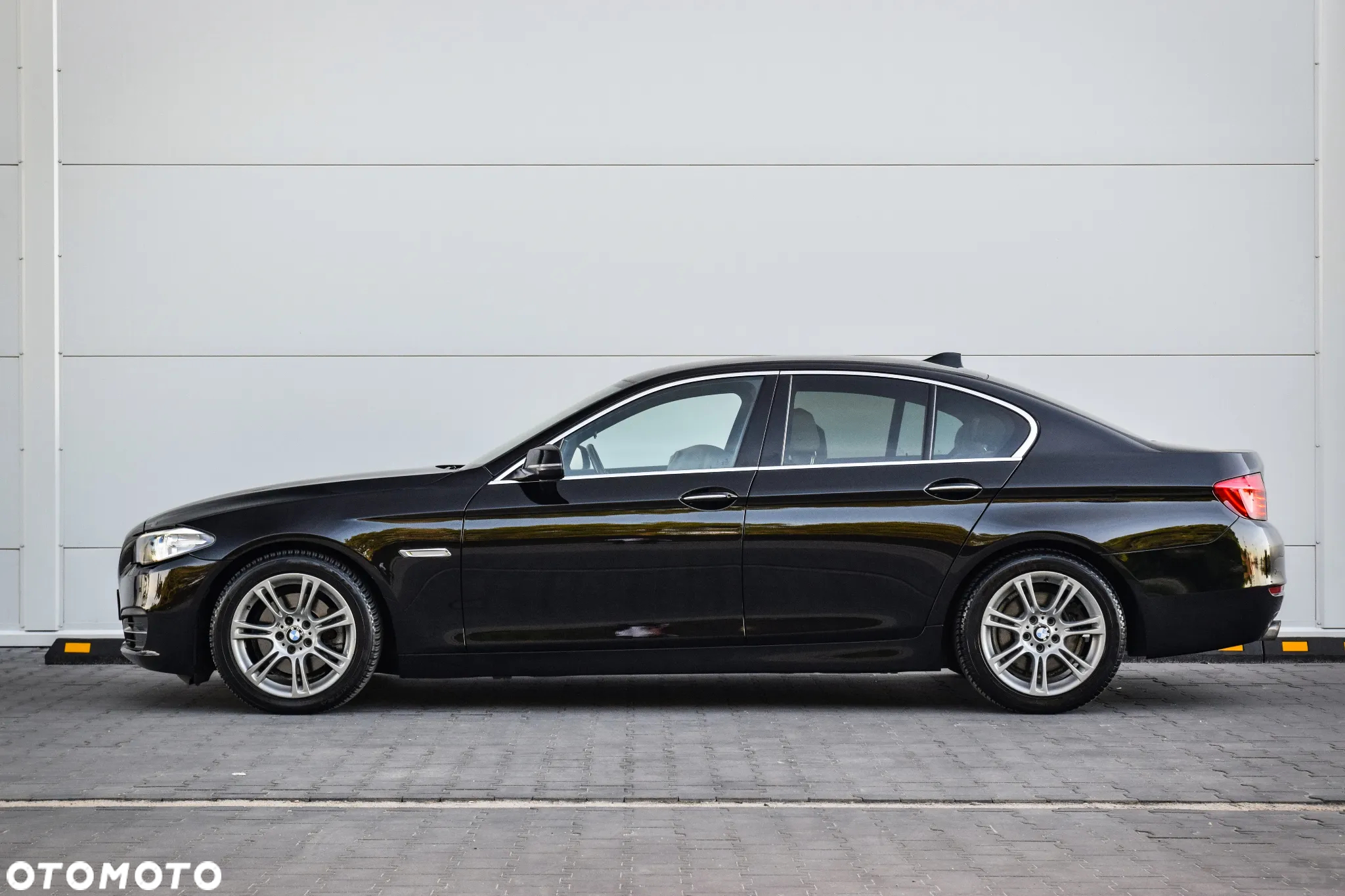 BMW Seria 5 518d Luxury Line sport - 13