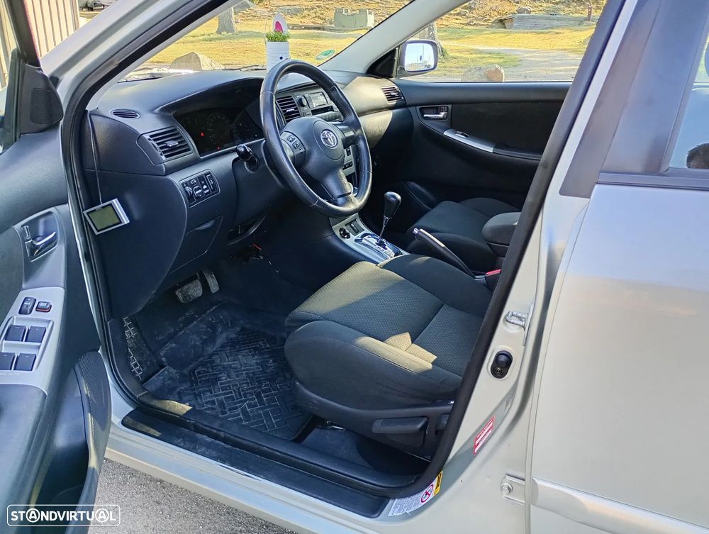 Toyota Corolla - 4