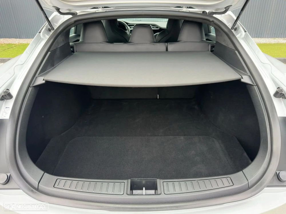 Tesla Model S Performance - 23