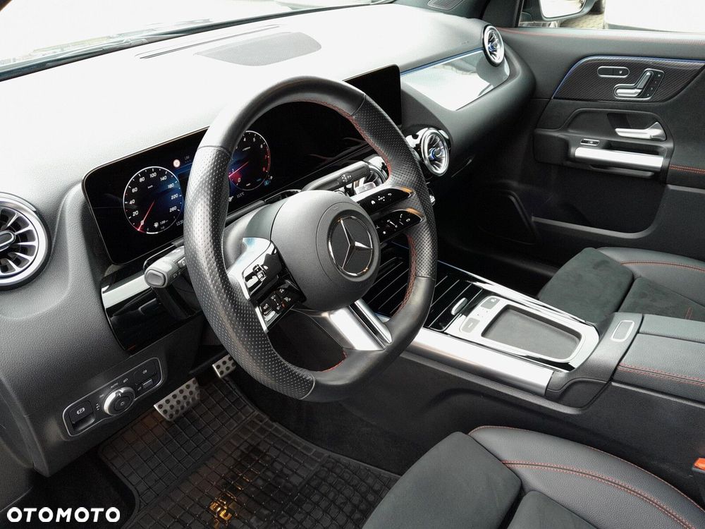 Mercedes-Benz GLA 200 4-Matic AMG Line - 14